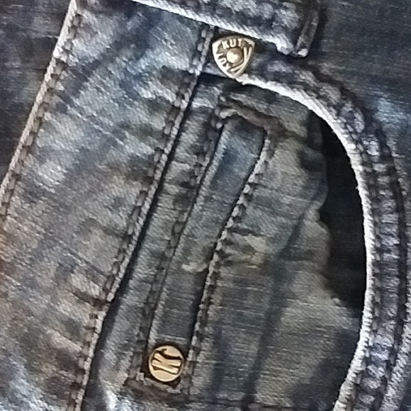 Kut from the Kloth Catherine boyfriend jeans - Picture 8 of 9